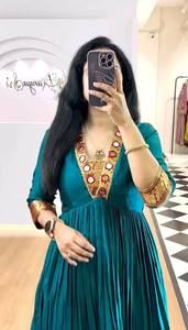 طقم كورتي نسائي مكون من 3 قطع من القطن الهندي بطباعة عرقية مرسومة يدويًا ، طقم سلوار كميز كورتا كلاسيكي للحفلات للبالغين - Product Image 5