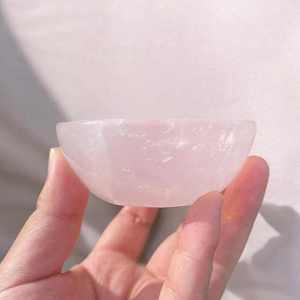 Cuenco de Cuarzo Rosa, Hecho a Mano, Ecológico, Personalizable, Gemas Navratna de Alta Calidad para Meditación, Reiki y Espiritualidad - Product Image 4