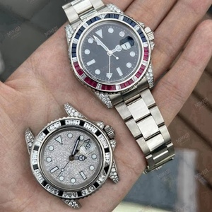 นาฬิกาหรูหราสีเงินสุดหรูพร้อมขอบเพชรที่หุ้มด้วยประกายการแสดงวันที่คลาสสิกและการออกแบบสร้อยข้อมือสแตนเลส - Product Image 3