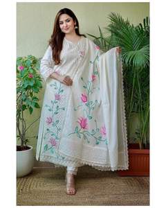 Dernières coupes et pompons en coton Chikankari détaillant de beaux motifs peints à la main et un pantalon Kurti brodé de paillettes avec Dupatta - Product Image 3