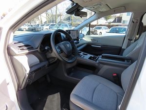 Sienna Hybrid LE FWD Van 2022, Motor <4L, Caja de Cambios Automática, ACC, R19, Asientos de Cuero, Techo Panorámico, Cámara Trasera, Izquierda, Oscuro - Product Image 5