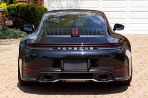 รถหรู 2025 911 Carrera Coupe เครื่องยนต์ 3.0 ลิตร เทอร์โบชาร์จ แฟลต-6 พร้อมแพ็คเกจพรีเมียมและสปอร์ตโครโน - Product Image 4