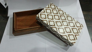 Joyero moderno con incrustaciones de resina, organizador de almacenamiento hecho a mano para regalos y decoración de Tradebyd - Product Image 2