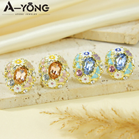 Anting Huggie Bunga Kristal Alami Berlapis Emas 14K Multiwarna Trendi, Anting Batu Warna Tidak Beraturan Elegan Buatan Tangan untuk Wanita
