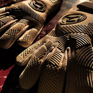Durable Breathable Professional Goalkeeper Gloves Non Slip Palm <b>Grip</b> Roll Finger Design Soft Comfortable Polyester/Latex Fabric - Product Image 4