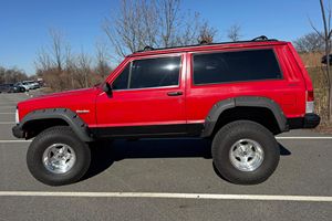 Jeep Cherokee Sport 4x4 de 1994 d'occasion, sans réserve, boîte manuelle 5 vitesses, moteur 6 cylindres 4,0 litres, 4 roues motrices, modifications tout-terrain - Product Image 2