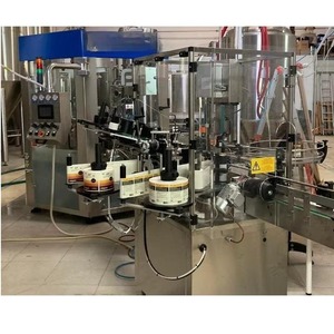 Étiqueteuse d'autocollants entièrement automatique robuste avec réglages réglables pour diverses formes de bouteilles disponibles au meilleur prix - Product Image 3