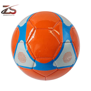 Fútbol clásico personalizado de alta calidad 2025 con logotipo único, nuevo partido duradero hecho en Pakistán - Product Image 1