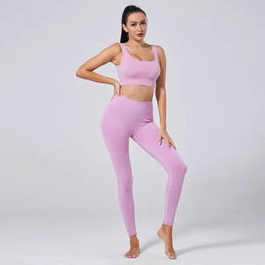 Conjunto de entrenamiento acanalado con logotipo personalizado para mujer, ropa deportiva de Yoga sin costuras con patrón sólido, chándal de Fitness para gimnasio para mujer - Product Image 2