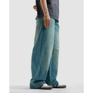 กางเกงยีนส์ทรงวินเทจ ขาบาน ทรงหลวม เอวสูง สไตล์สตรีทแวร์ ผ้าเดนิม ตกแต่งคริสตัลเพชร สีเข้ม - Product Image 2