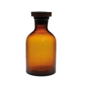 Flacon de réactif en verre ambré de 500 ml avec bouchon à vis en PP pour usage en laboratoire - Product Image 1