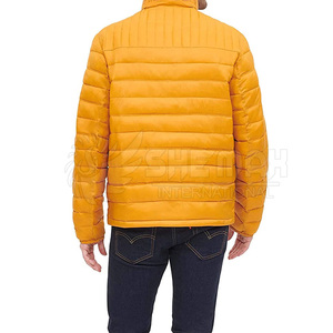 Chaqueta acolchada aislada con capucha desmontable para protección contra el frío Chaquetas acolchadas de invierno al por mayor - Product Image 5