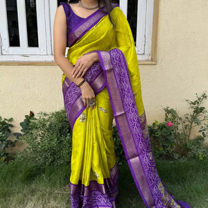 Fabricación al por mayor de blusa Sari de seda Dola, ropa de recepción de aspecto rico para mujeres indias, precio bajo y barato - Product Image 1