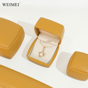 Caja de Regalo Cuadrada Amarilla Personalizada WEIMEI con Terciopelo Blanco Fresco y Logotipo Personalizado para el Borde Interior para Empaque de Joyería - Product Image 4