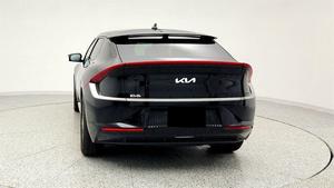 Kia EV6 Wind AWD 2024 d'occasion, incroyablement parfait, faible kilométrage, en stock, proposé à un prix incroyable, à ne pas manquer - Product Image 2