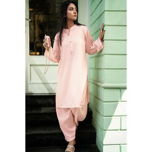 ชุดเซ็ตสีชมพูพิมพ์ลายริ้วแบบย่นสำหรับผู้หญิง ชุดลำลองสองชิ้น กางเกงขาสั้น ผ้าเครป สำหรับฤดูใบไม้ผลิ/ฤดูร้อน - Product Image 2