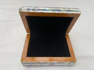 Exquisito joyero de madera con incrustaciones de nácar para almacenamiento y entrega de regalos, ¡Bienvenido! - Product Image 4