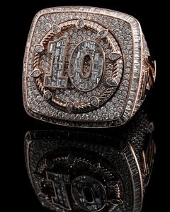 Bague de fiançailles Hip Hop personnalisée en moissanite et diamant, plaquée or 18 carats, certifiée IGI - Product Image 1