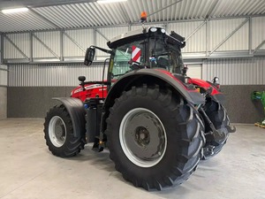 Tracteur Massey Ferguson 8740 S d'occasion en bon état. - Product Image 3