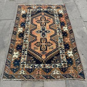 Tapis d'appoint vintage 3,9x5,8 pi (118x177 cm), tapis turc patchwork marron - Product Image 1