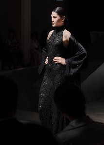 Robes de Soirée Luxueuses pour Femmes, Vente en Gros, Robes Décontractées et Élégantes, Robe Longue LILIAN à Col Halter, Sans Manches, Longueur Ras du Sol - Product Image 4