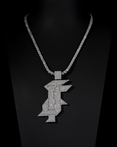 Collier de pendentifs initiaux personnalisé avec Moissanite glacée Baguette Diamant Cadeau de mariage Hip Hop personnalisé pour elle - Product Image 4