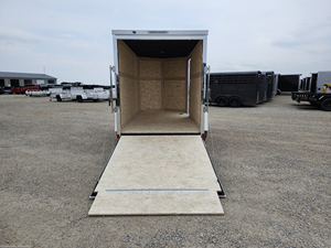 Remorque de transport fermée 6x12 2026 Cross, hauteur intérieure 78 pouces, remorque utilitaire PolyCore à nez en V, porte à rampe, essieu simple - Product Image 5