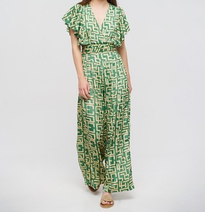 Robe longue bohème verte 100 % coton à manches courtes, col en V profond, taille unique, avec pompon doré, ceinture ajustable à la taille, dos nu et boutonnée - Product Image 2