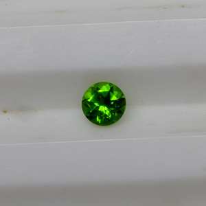 ทรงเหลี่ยมเพชรพลอยตัด 100% ธรรมชาติสีเขียว Chrome Diopside หินอัญมณีมีค่าสําหรับทําเครื่องประดับในราคาไม่แพง OEM จํานวนมาก - Product Image 4