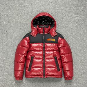 Chaqueta de Invierno para Hombre, Acolchada, con Bloques de Color Rojo y Negro, Cuello Alto, Logotipo Frontal, Diseño de Dos Tonos - Product Image 1