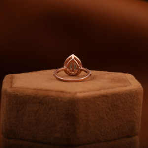 Pera Cut Lab Grown Diamond Rose Cut Pera Ring Pave Set Half Eternity 14KT Rose Gold Halo Compromiso Nuevo anillo clásico de moda - Product Image 3