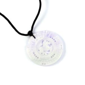 Collier en jade birman double face sculpté en forme de cheval avec cordon – Bijou de collection culturelle - Product Image 1