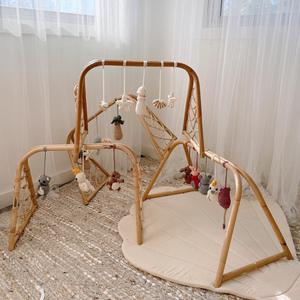 Gymnase d'activités en rotin naturel très vendu pour les nouveau-nés, bon prix, gymnase d'activités en bambou pour bébé et jouets - Product Image 4