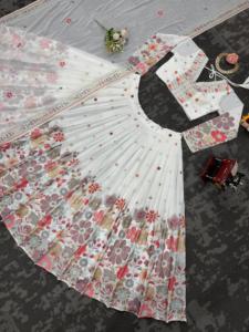 ชุดงานแต่งงานออกแบบสวม lehenga choli กับด้ายและลำดับการทำงาน - Product Image 2