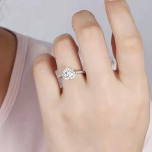 แหวนเงินแท้ 925 ชุบทอง ประดับเพชรโมอิสซาไนต์ทรงหัวใจ แบบคลาสสิก เหมาะสำหรับเป็นแหวนหมั้น แหวนแต่งงาน แหวนครบรอบ หรือของขวัญในงานปาร์ตี้ - Product Image 4