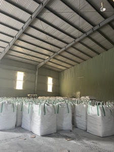 VNT 3CS Carbonate de Calcium Revêtu en Bloc, Traité par Punching, Qualité Export, Fabriqué au Vietnam, Matière Première Céramique Industrielle - Product Image 5