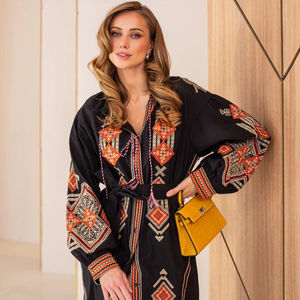 Robe Maxi d'été pour dames Personnalisable en coton Casual Washable Mini Dress Tassel Decoration for Autumn Season Raisonnable Price - Product Image 1