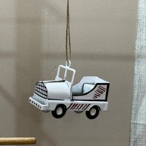 Camion de Noël décoratif en fer forgé, artisanal, best-seller, rouge - Product Image 2