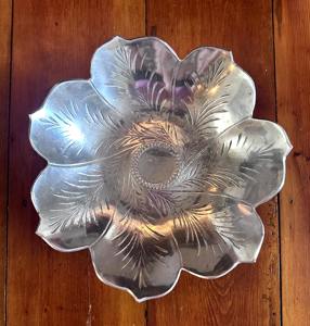 Stylish Flower Shape Bowl For Housewarming Gifts Seasonal Celebration Wedding Party And Luxury <b>Table</b> Display From India - Product Image 1