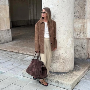 Manteau en daim de mouton véritable marron pour femme, surdimensionné, doux, coupe-vent, double boutonnage, vêtement d'extérieur d'hiver, style vintage streetwear - Product Image 3