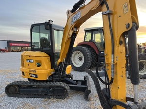 Miniexcavadora 35Z-1 de 2022 con Alta Potencia de Excavación - Product Image 1