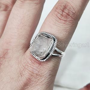 Joyería de piedra en bruto Anillo de mujer Piedra preciosa de cuarzo rosa cruda natural Piedra DE NACIMIENTO DE ABRIL Anillo bohemio Anillo de plata esterlina 925 de boda - Product Image 2