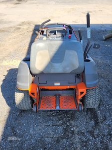 เครื่องตัดหญ้า Husqvarna V548 Stand-On Zero Turn ปี 2020 มือสองและใหม่ กำลัง 24.5 แรงม้า ขนาด 48 นิ้ว พร้อมแท่นตัดแบบ Fabricated Deck สำหรับใช้งานเชิงพาณิชย์ มีขายแล้ว - Product Image 5