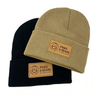 Bonnet d'hiver personnalisé en tricot côtelé avec patch en cuir, revers plié, logo en relief, unisexe, chaud, vente en gros OEM, motif dessin animé, voyage