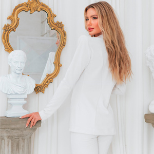 Ensemble blazer et pantalon pour femme en polyester noir uni, col en V profond, manches longues, tenue de bureau formelle, OEM personnalisé - Product Image 4