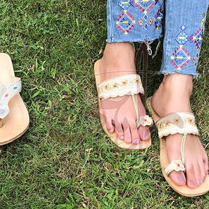 Calzado Kolhapuri de Cuero para Mujer - Diseño Estampado de Moda, Hecho a Mano, Antideslizante, Hecho en Pakistán, Venta Directa de Fábrica - Product Image 3