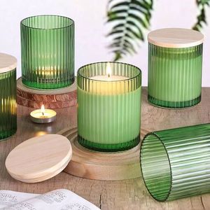 Porte-bougie en verre givré, parfait pour les bougies chauffe-plat, créant une lumière douce et chaleureuse dans le salon ou la chambre à coucher - Product Image 2