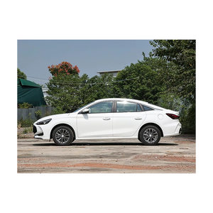 MG5 2024 2025 Usado, Versión Long Range GT, Automático, Gasolina, Volante a la Izquierda, Sedán Oscuro, 1-25000 Millas, <4L - Product Image 3