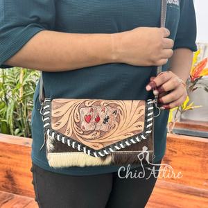 Monedero de cuero con pelo en la mano, billetera cruzada de cuero genuino occidental para billeteras Ases de cuero de vaca para mujer - Product Image 1