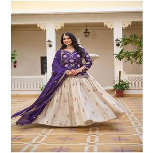 Lehenga Choli de Seda Pura Personalizada, Diseño Tradicional Elegante para Festivales, Fiestas, Bodas, Celebraciones, Brillo Otoñal, Étnico - Product Image 3
